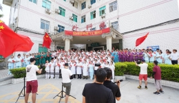 市人民医院开展“庆祝祖国70华诞暨‘5.12’国际护士节”快闪MV拍摄活动
