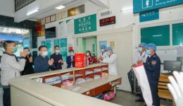 市卫健委领导到儋州市人民医院慰问一线职工